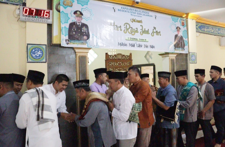 Polres Majalengka Gelar Shalat Idul Fitri 1444 Hijriyah di Mesjid Jamiu Sholihin Bersama Masyarakat