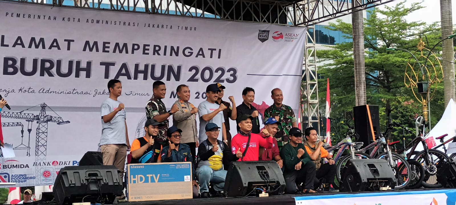 Kasdim 0505/JT Bersama FORKOPIMKO Hadiri Giat Hari Buruh Sedunia