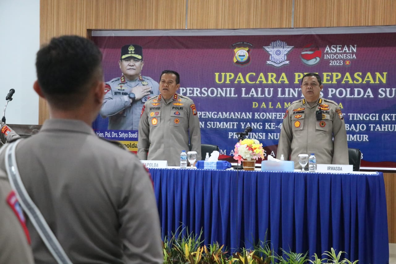 Kapolda Sulsel Lepas 75 Personel Dit Lantas Polda Sulsel Pengamanan KTT ASEAN Ke-42 Tahun 2023, Di NTT