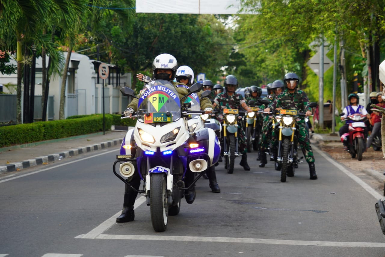 Danrem 064/MY Ingatkan Pengawalnya Berhenti Saat Lampu Merah Traffic Light Menyala