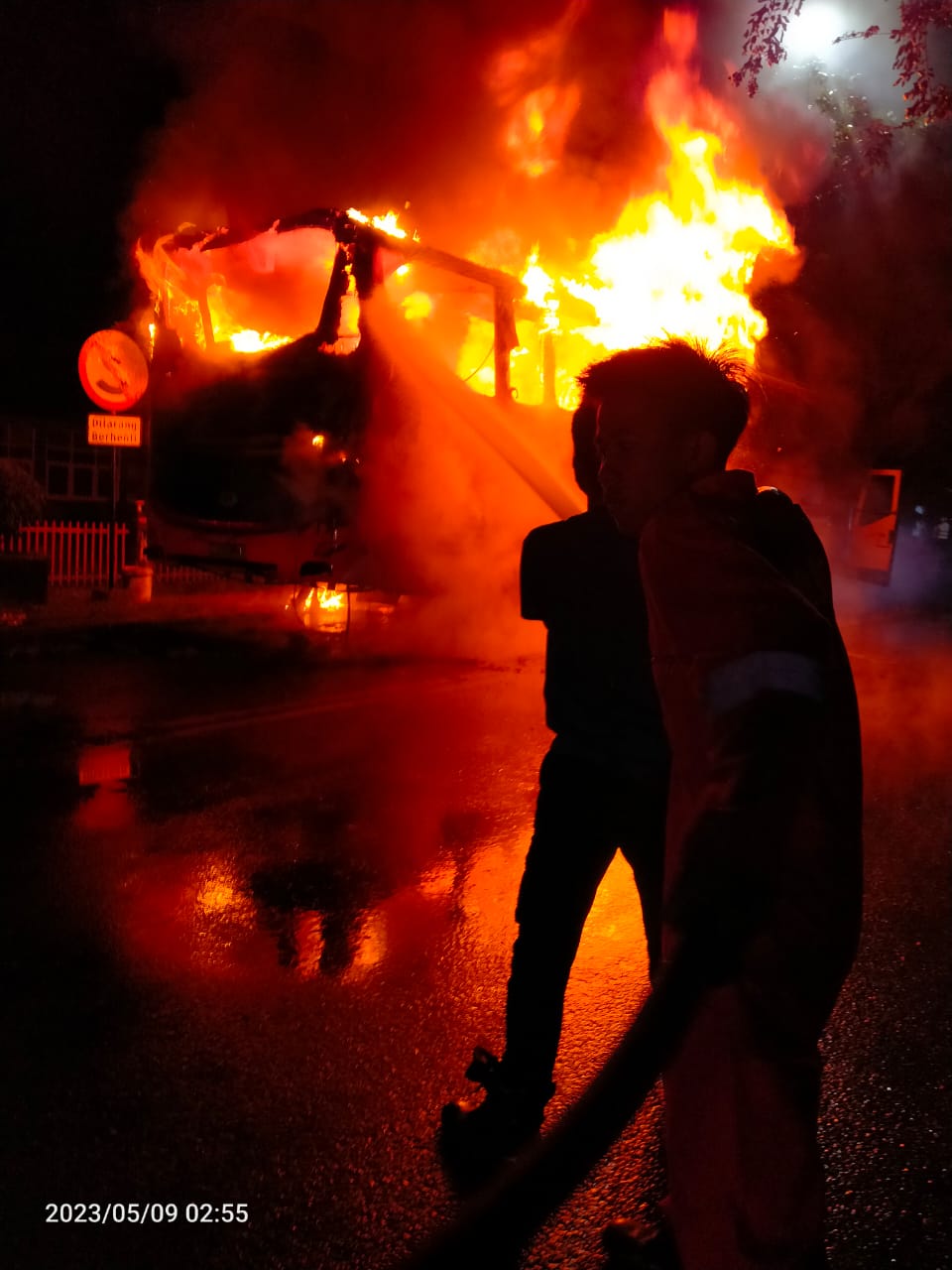 Terkait Mobil Bus Yang Terbakar di Depan Kejaksaan Negeri, Ini Kata Kasat Lantas Polres Sidrap