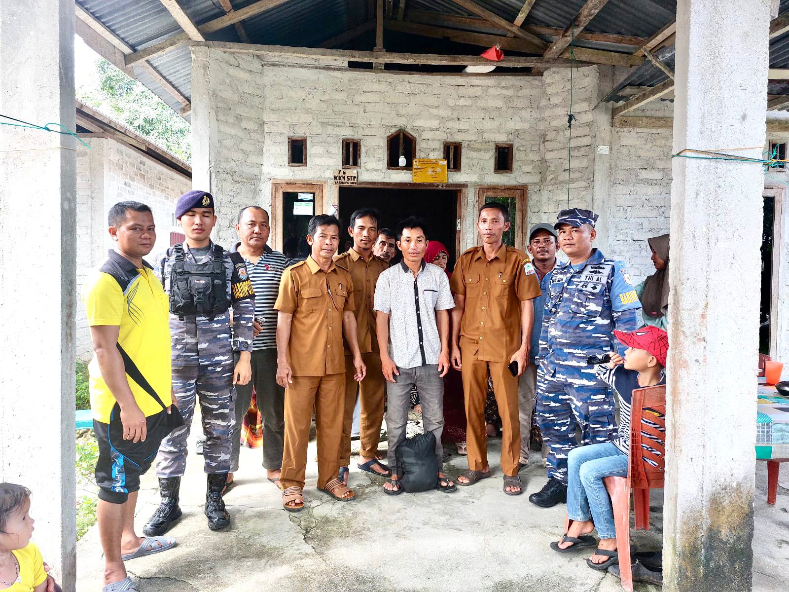 Tim SAR TNI AL Lanal Simeulue Berhasil Temukan Orang Hilang Di Laut