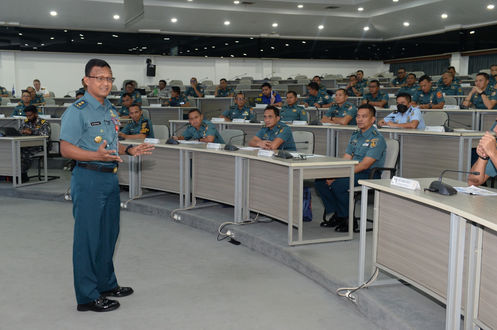 Pembekalan Kaskoarmada RI Kepada Pasis Dikreg Seskoal, “Membangun Karakter Trisila TNI Angkatan Laut”