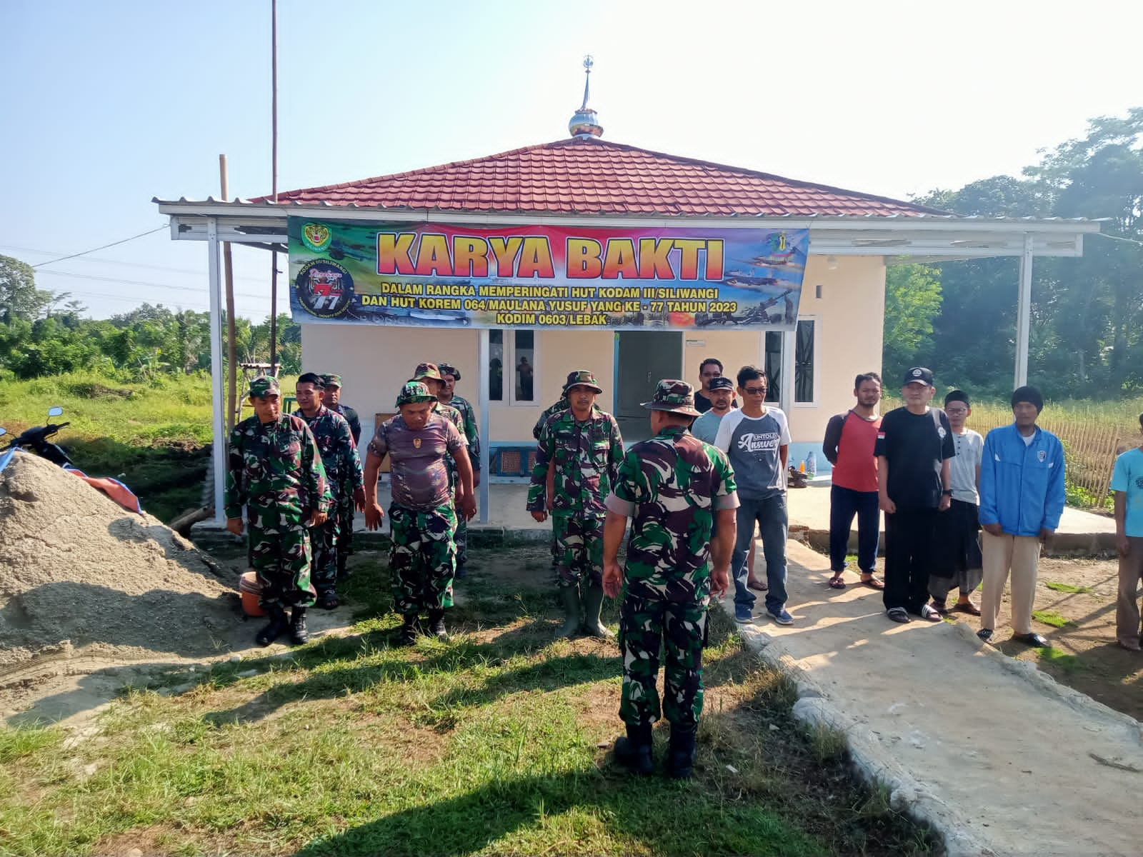 Kodim 0603/Lebak Karya Bakti Bangun Mushola   