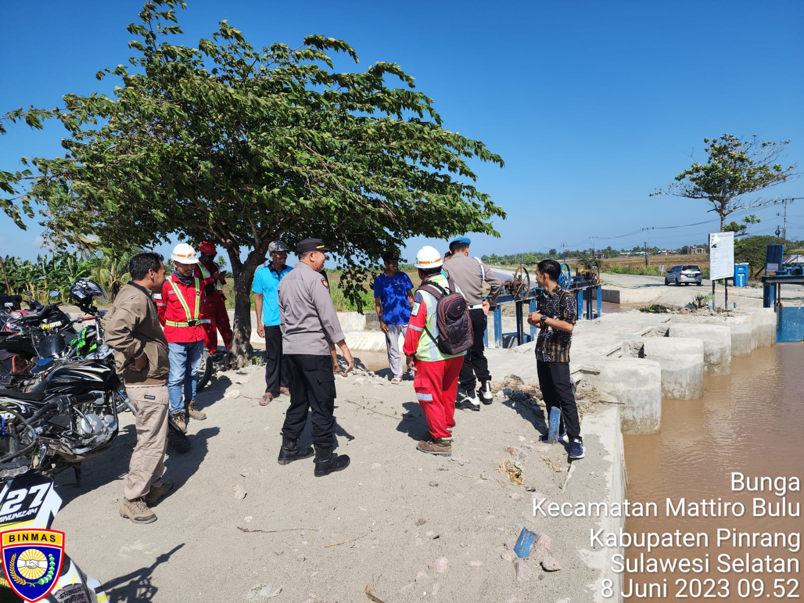 Kapolsek Mattiro Bulu Ajak Warga Jaga Kamtibmas Melalui Patroli Dialogis