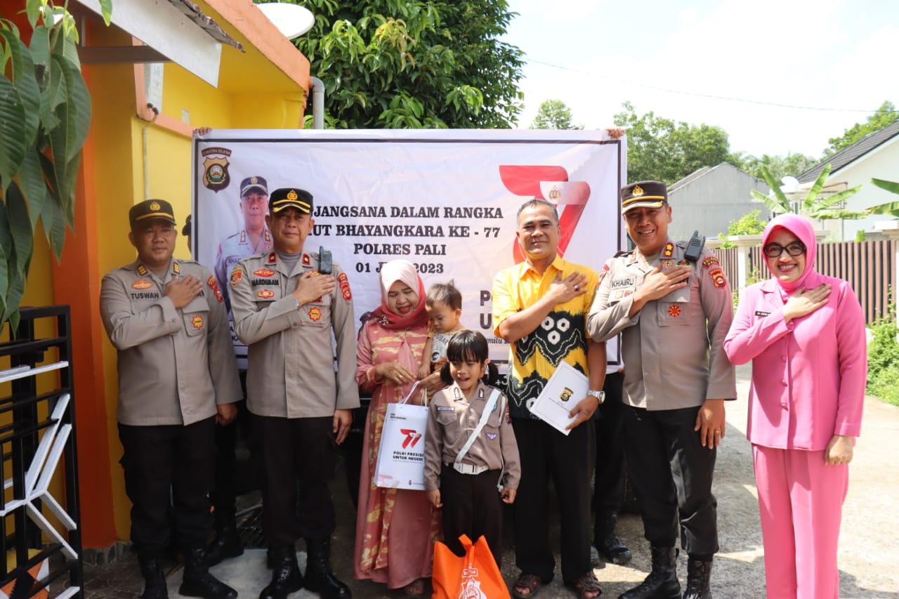 Kapolres PALI AKBP Khariu Nasarudin Kunjungi Polisi Sedang Sakit