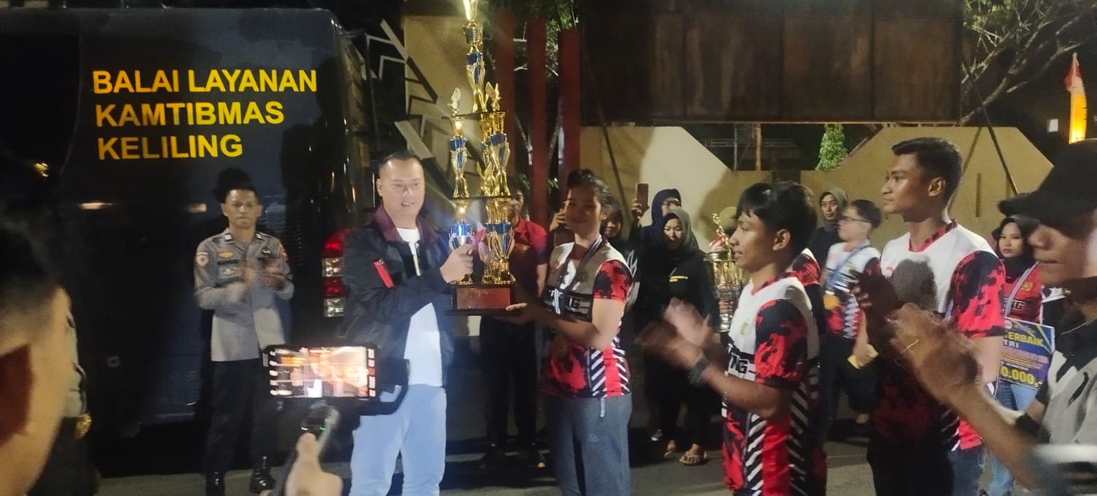 Kapolres Pinrang Sambut Bahagia Kedatangan Para Atlet Bola Volly Team Polres Pinrang