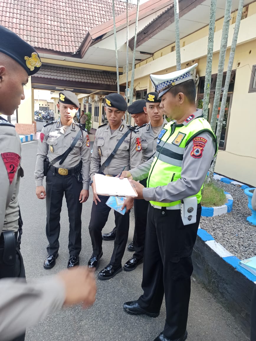 Satlantas Polres Pinrang Berikan Materi TPTKP Laka Lantas Pada Siswa Latja