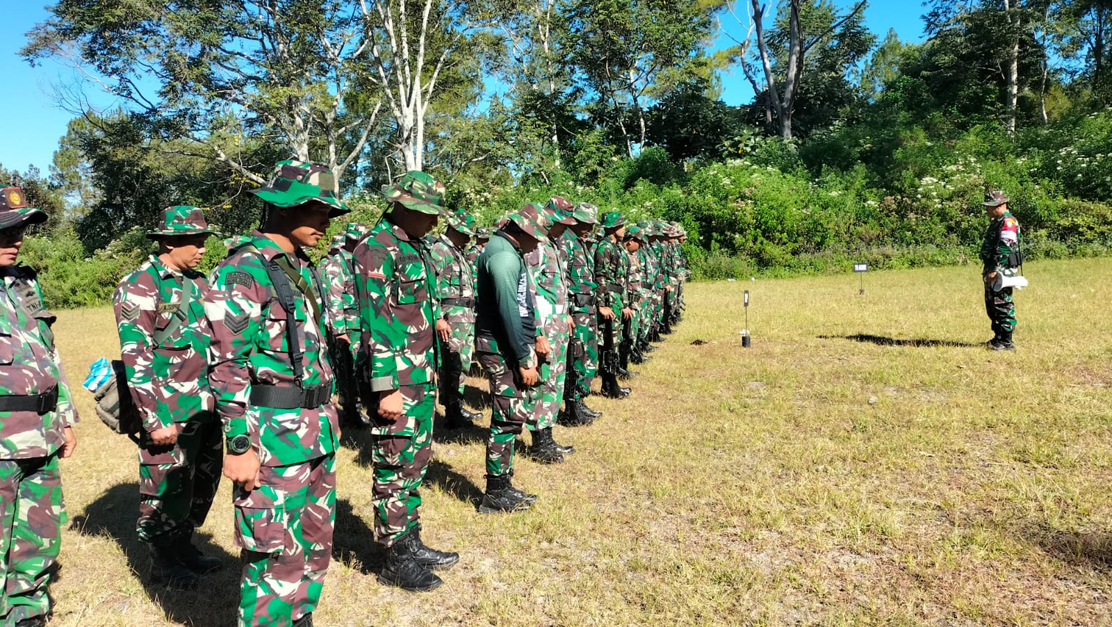 Pajurit Kodim 0119/BM Asah Kemampuan Menembak Senjata Ringan