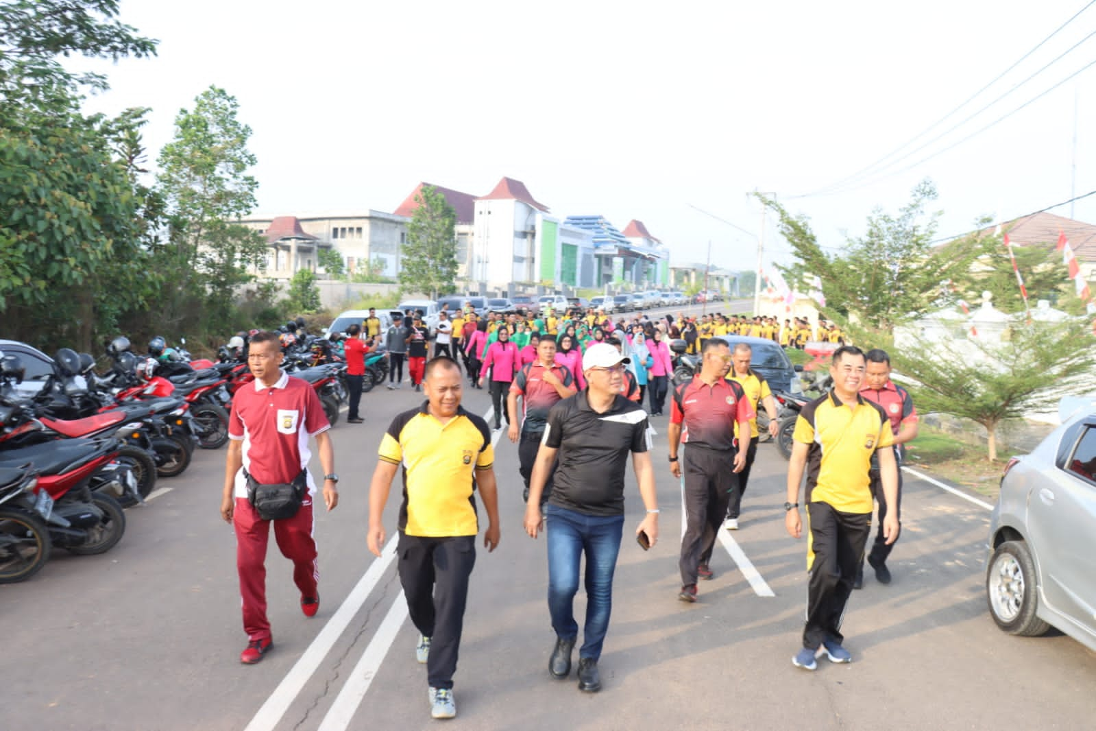 Meriahkan Hari Bhayangkara Ke 77 Polres PALI Jalan Santai dan Senam Bersama