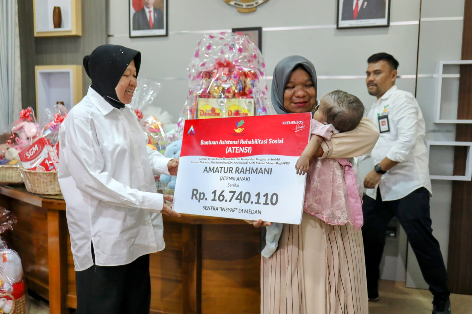 Bravo The best Ibu Menteri sosial RI Dan Donatur kita bisa.Com.