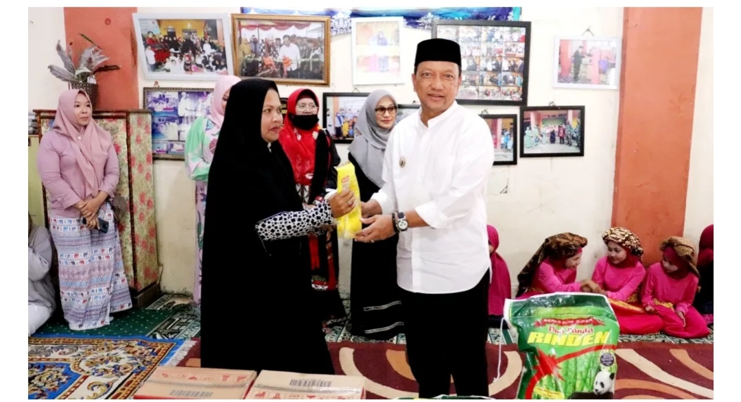 Peringati Otda, Pj Bupati Aceh Tengah Beri Bantuan Sembako Ke Panti Asuhan Kasih ibu