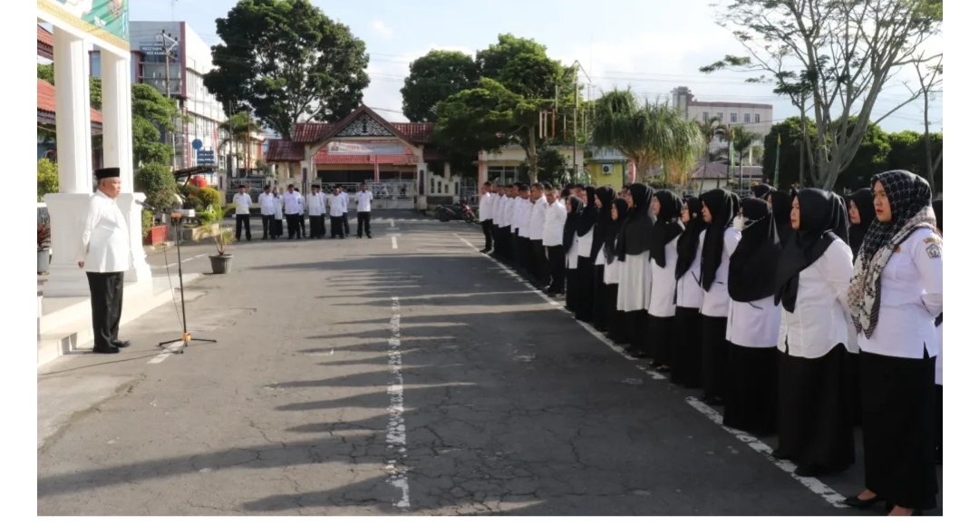 Sekda Subhandhy Pimpin Apel Pasca Libur Lebaran