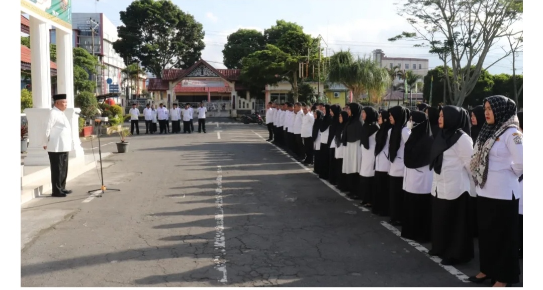 Sekda Subhandhy Pimpin Apel Masuk Perdana Usai Libur Lebaran