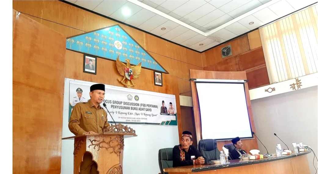 Asisten I Buka Secara Resmi FGD Pertama Penyusunan Buku Adat Gayo