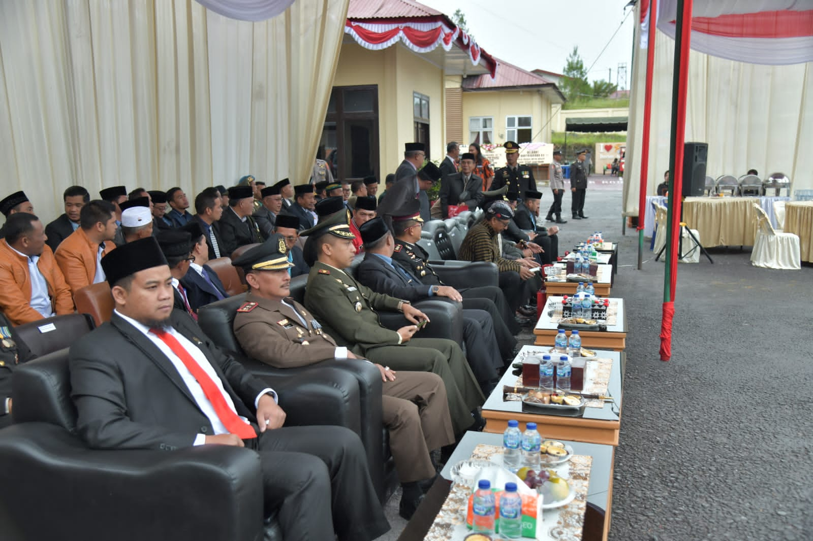 Plh Bupati Armansyah Ikuti Upacara Hari Bhayangkara ke-77 di Polres Bener Meriah