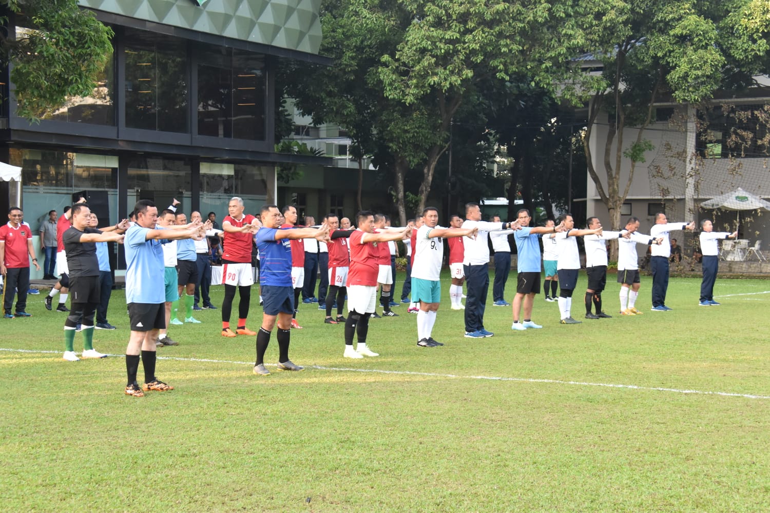 Olahraga Bersama Perkuat Sinergitas TNI-Polri