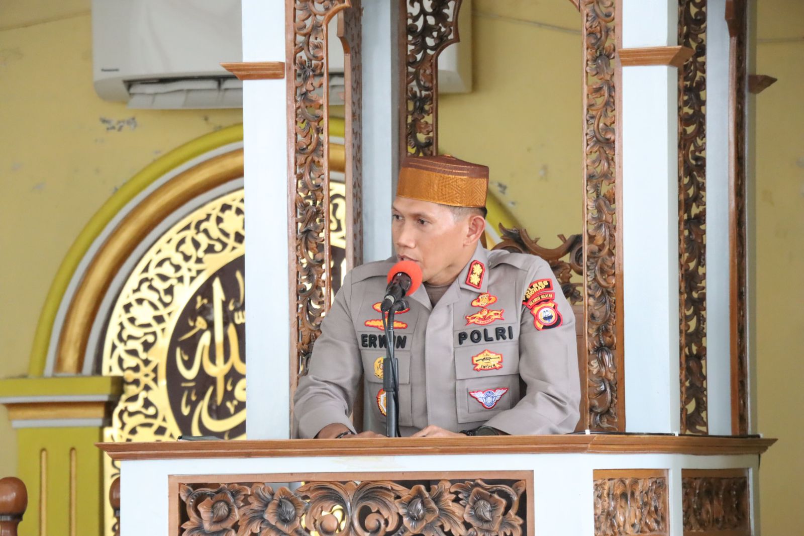 Safari Jumat, Kapolres Sidrap Bersama Pejabat Utama Polres Sidrap di Masjid Banibusmani