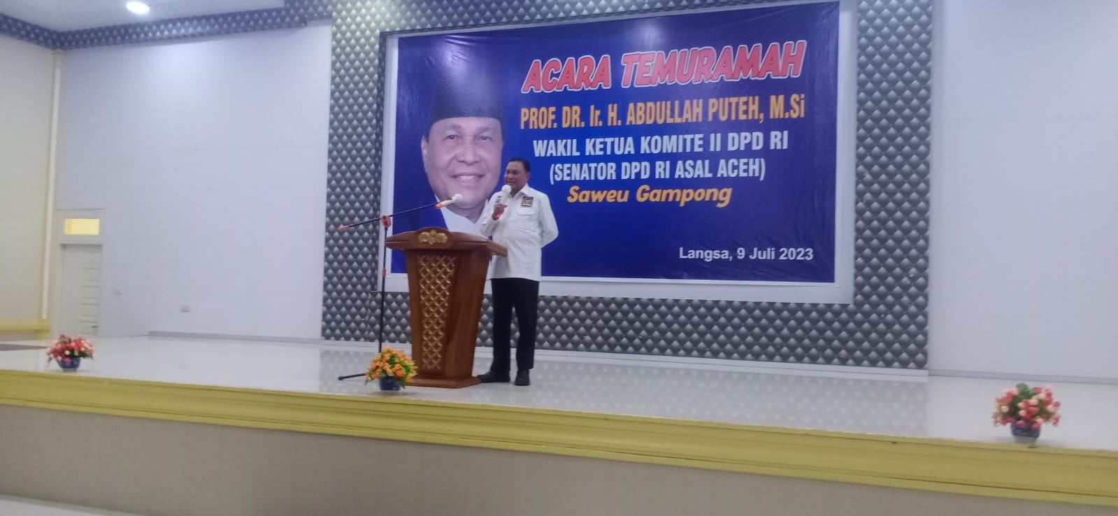 Prof.DR.Ir.H.Abdullah Puteh Bertemu Ramah Bersama Ratusan Simpatisan Masyarakat Kota Langsa