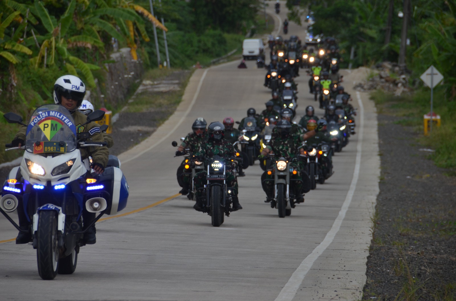 Tempuh Jarak Ratusan Kilometer, Danrem 064/MY Dampingi Pangdam III/Siliwangi Monitoring Wilayah Lebak Dan Pandeglang