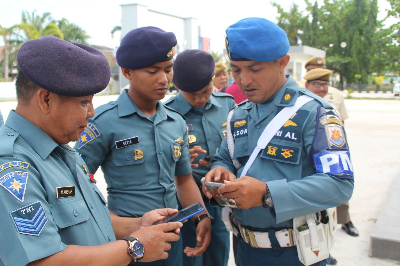 Cegah Pelanggaran Hukum di Lingkungan TNI AL Akibat Dampak Judi Online, Denpomal dan Unit Intel Lanal Dumai Laksanakan Pengecekan Gadget