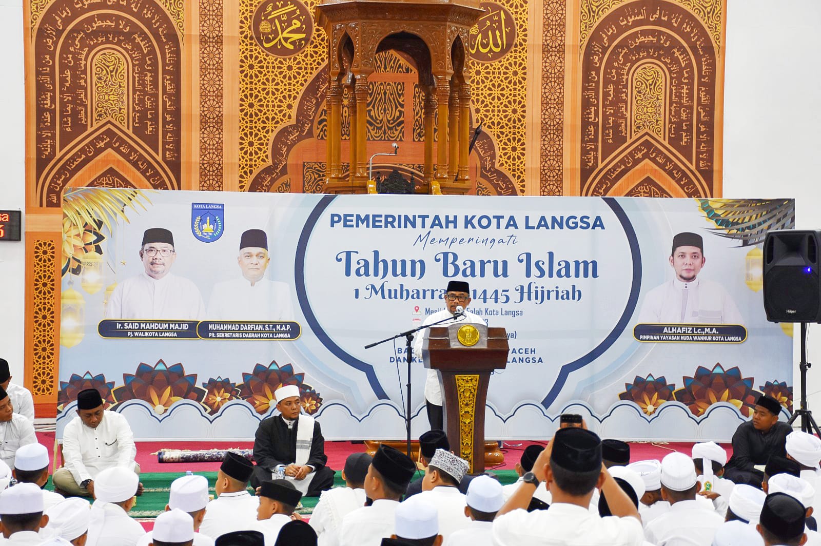 Pj. Walikota Langsa Peringati 1 Muharram 1445 H/2023 Bersama Masyarakat Kota Langsa di Masjid Agung Darul Falah Langsa.