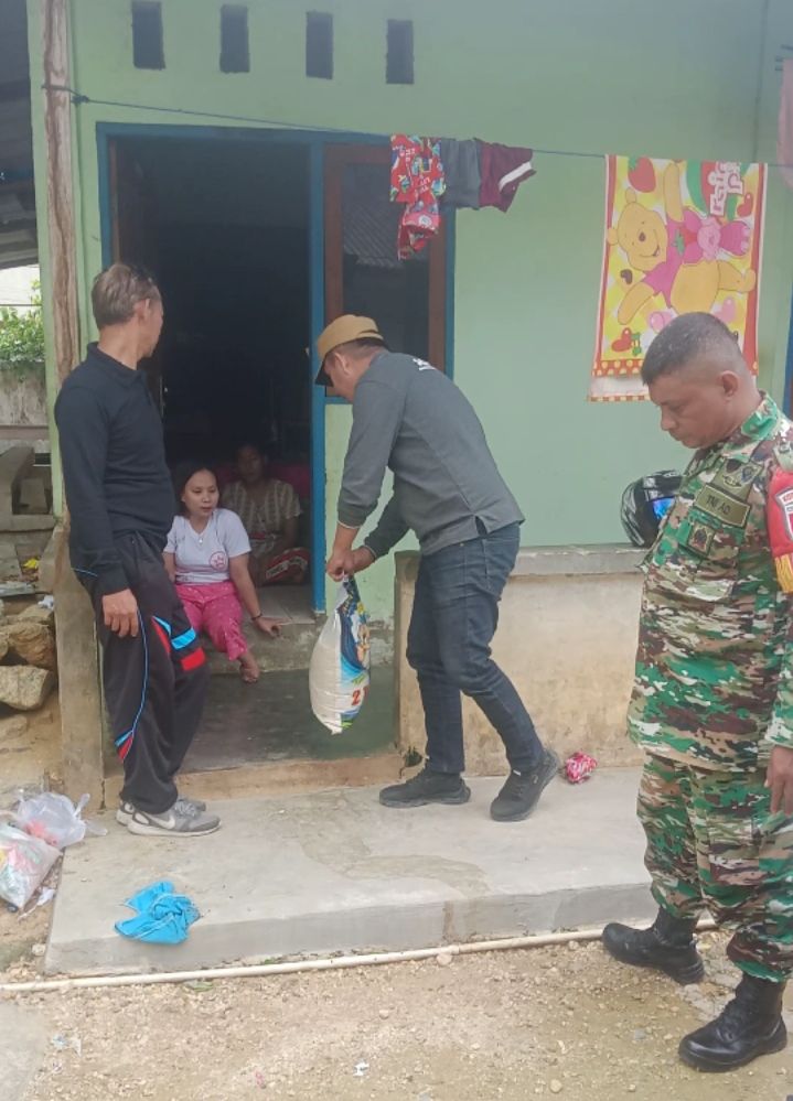 Sinergitas Para Staf Kelurahan Bende : Lurah Didampingi Babinsa dan Staf Kembali Melakukan Giat Jumat Berkah.