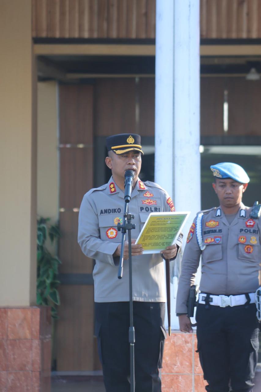 AKBP Andiko Wicaksono Pimpin Apel Perdana di lapangan Mapolres Pinrang