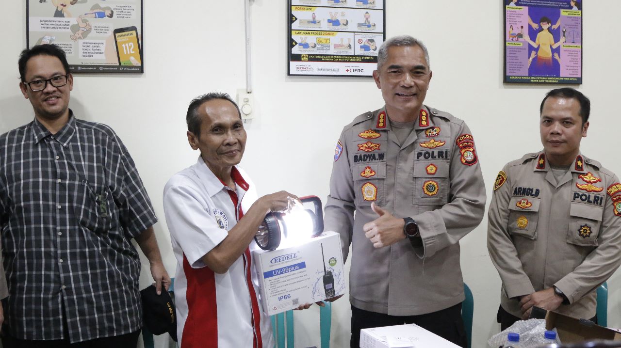 Polda Metro Pantau Giat Pos Kamling Juara 1 Lomba Satkamling dan Implementasi Program Polisi RW juga Halo Polisi