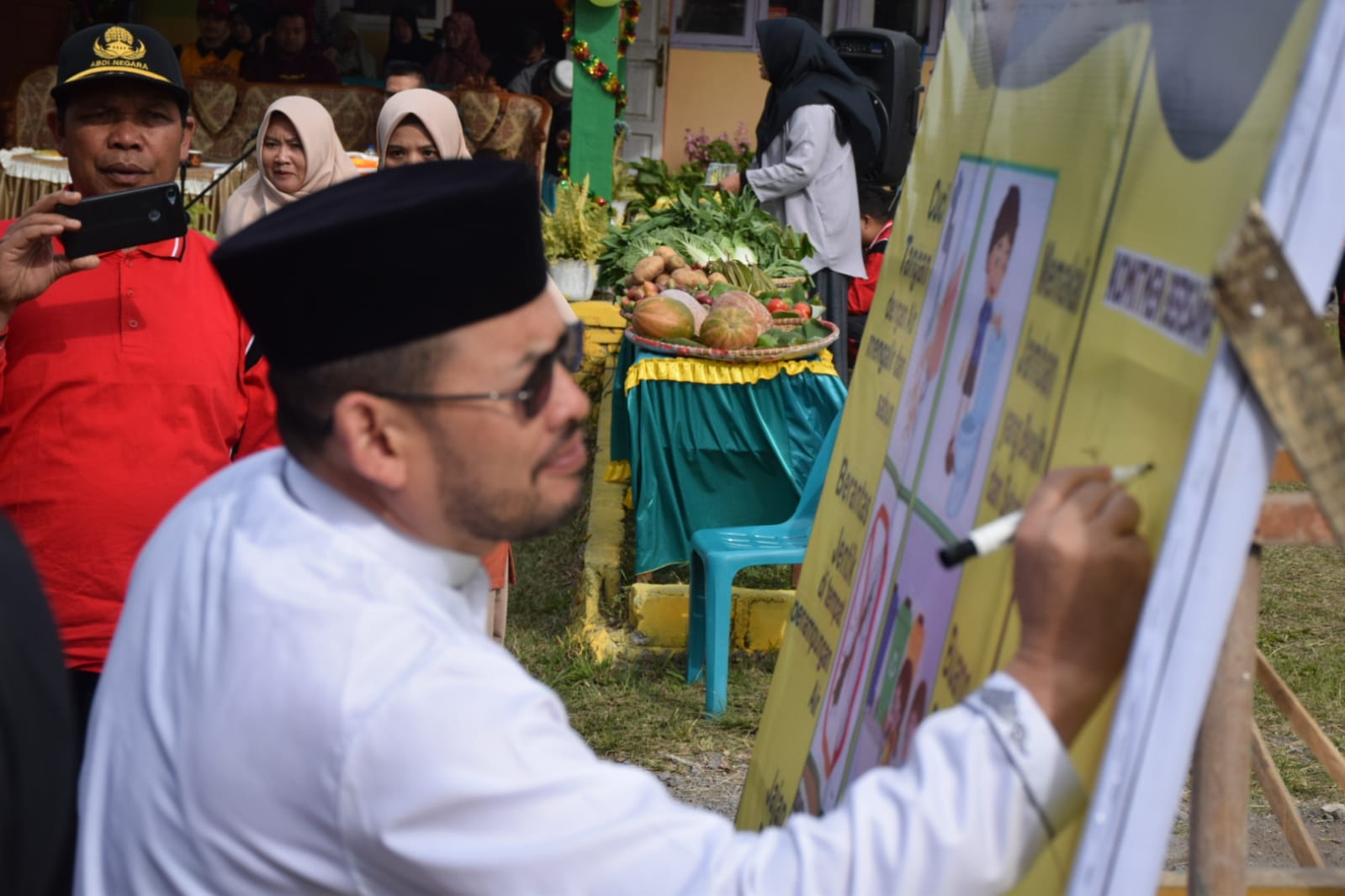 Pj Sekda Buka Germas di MAN 2, Kakankemenag Wahdi Ajak Siswa Hidup Sehat Demi Gapai Cita-Cita