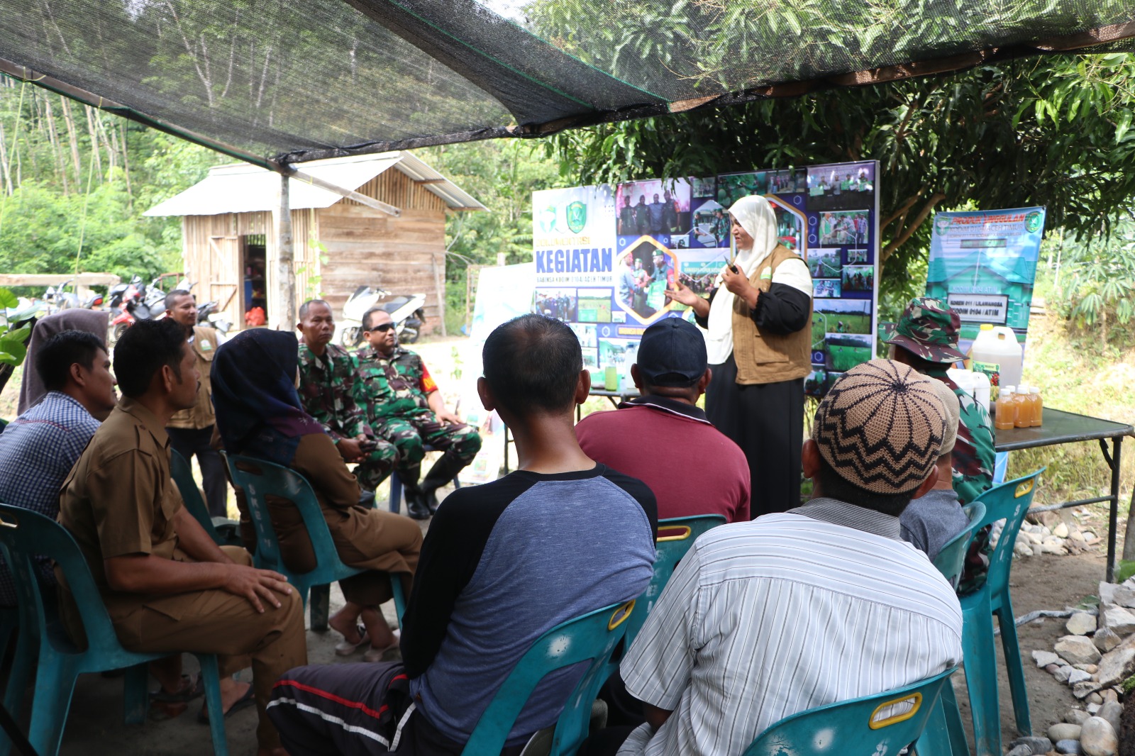 Tingkatkan Pengetahuan Petani Kebun Ireng, Satgas TMMD Ke-117 Kodim 0104/Atim Gelar Penyuluhan Pertanian.