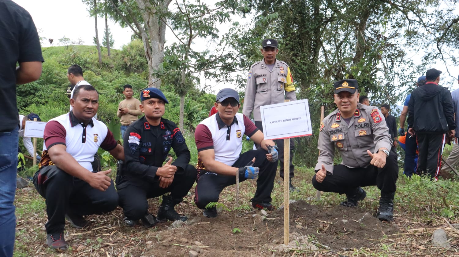 Kapolres Bener Meriah Hadiri Kegiatan Penanaman Pohon Dalam Rangka Memperingati Hari Kemerdekaan Republik Indonesia Ke -78 Tahun 2023