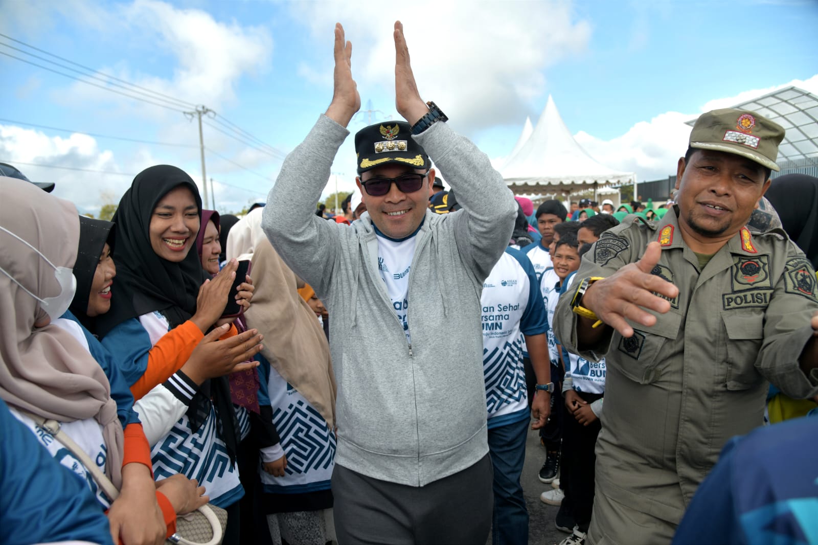 Pj Bupati Haili Yoga Ajak Warga Bener Meriah Ikut Jalan Santai Meriahkan HUT RI