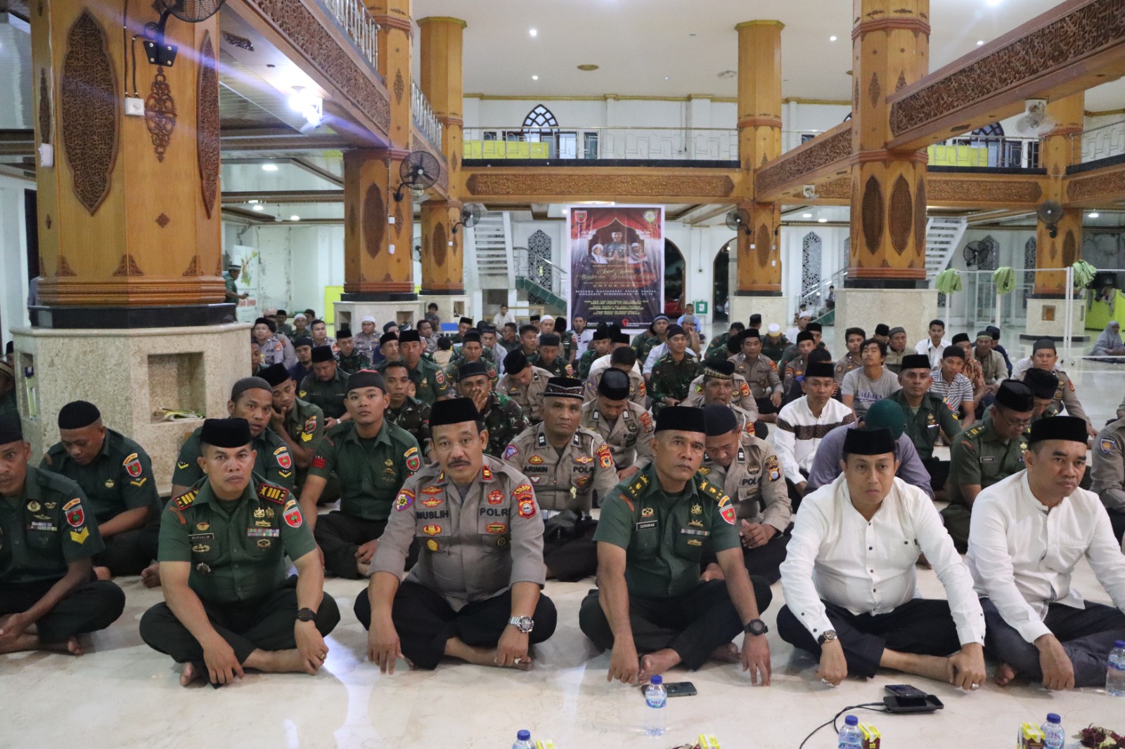 HUT KE-78 RI, TNI / POLRI Laksanakan Sujud Syukur, Dzikir, Sholawatan serta Pengajian Bersama Masyarakat Serentak Se Sulseltara