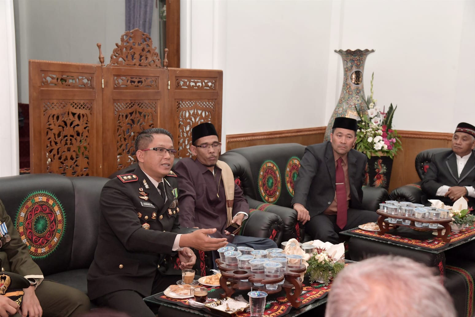 Pj Bupati Haili Yoga Minta PT Brantas Abipraya Hentikan Sementara Pemindahan Makam di Krueng Keureuto