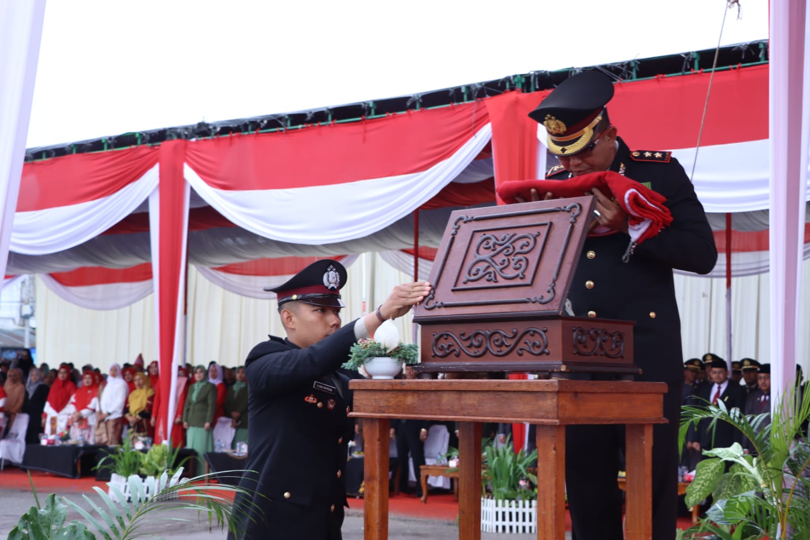 Kapolres Bener Meriah Bertindak sebagai Inspektur Upacara Penurunan Bendera Merah Putih HUT RI ke-78,