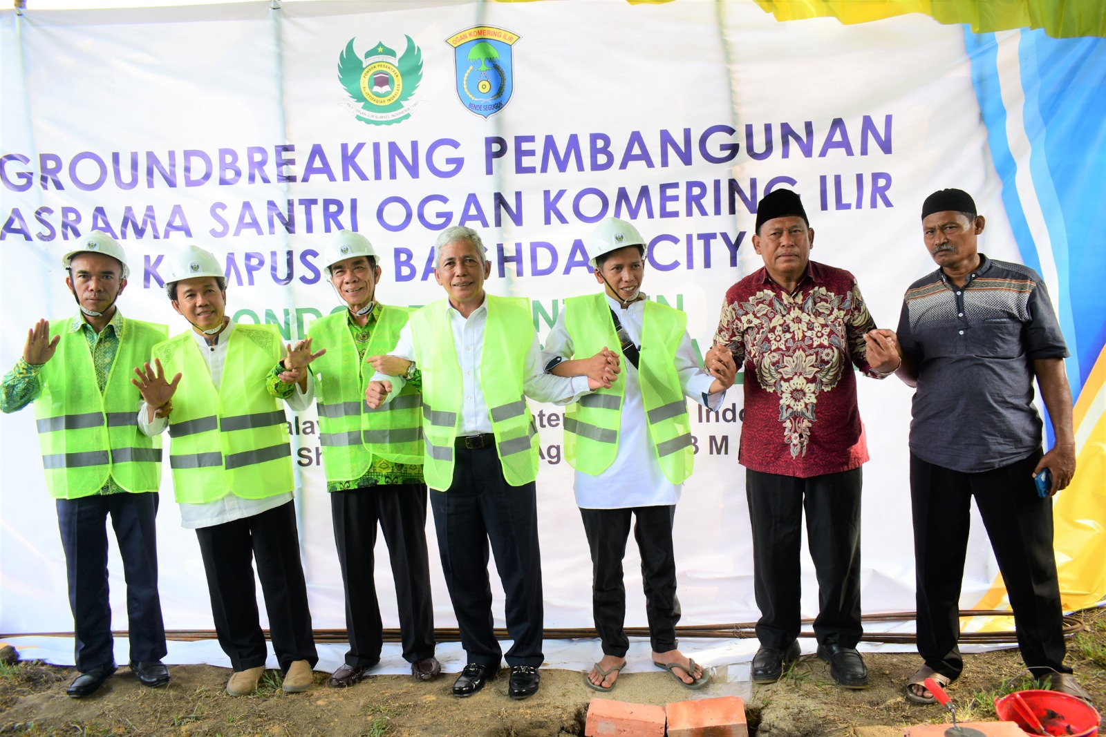 Kiyai Mudrik Gelari H. Iskandar Sebagai Bupati Santri