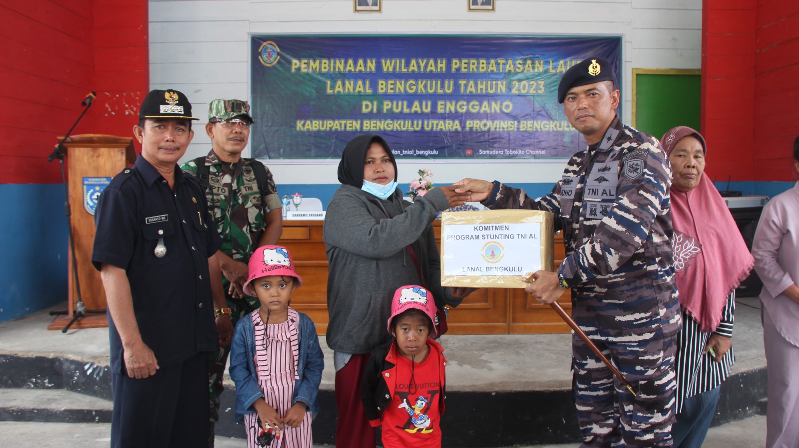 Lanal Bengkulu Berikan Pengobatan Gratis, Bantuan Sembako, Penyuluhan Kesehatan, Bahaya Radikalisme, Wawasan Nusantara dan Keselamatan Pelayaran di Pulau Enggano