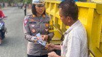 Satlantas Polres Bone Bagi Brosur dan Edukasi Pengguna Jalan di Hari Kedua Ops Zebra