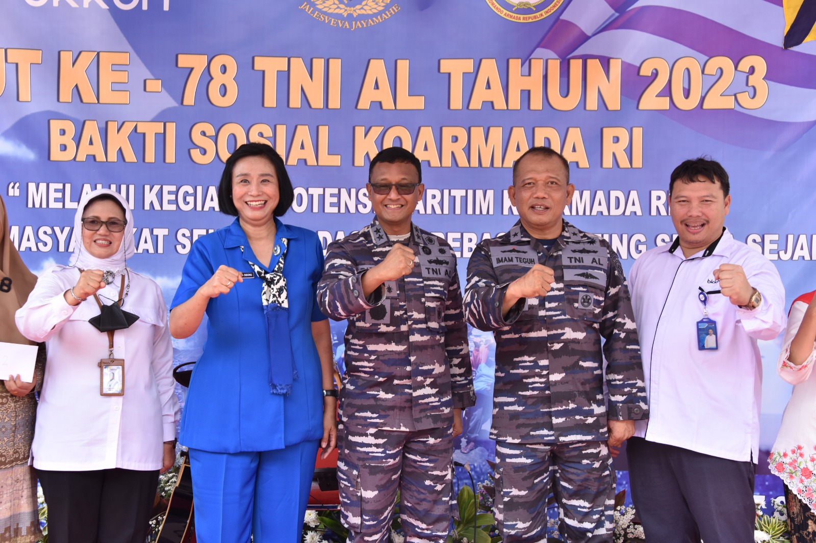 HUT TNI AL Ke-78, Koarmada RI Gelar Panen Ikan dan Bakti Sosial