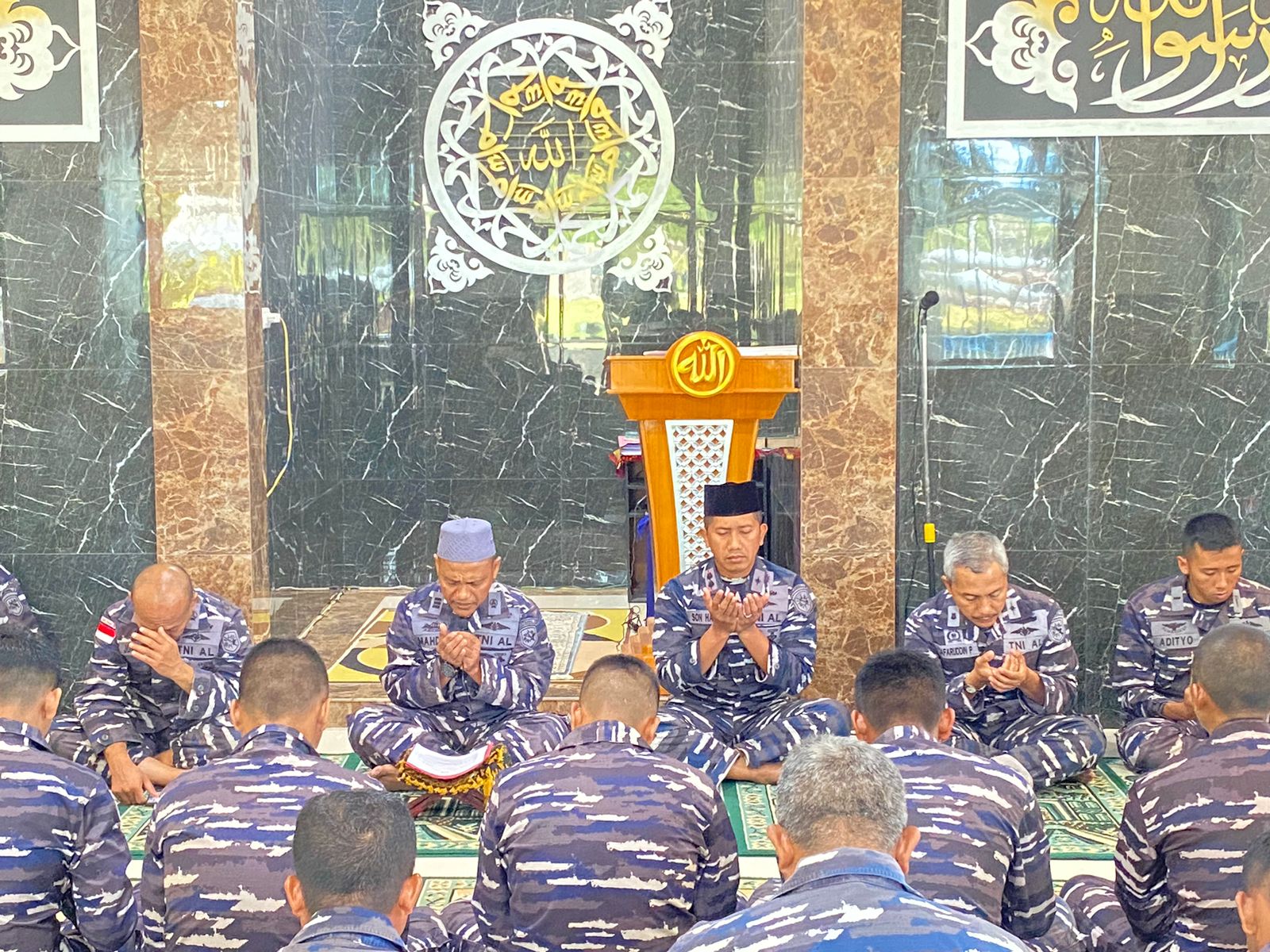 Jelang HUT TNI AL Ke-78, Personel Lanal Sabang Laksanakan Doa Bersama