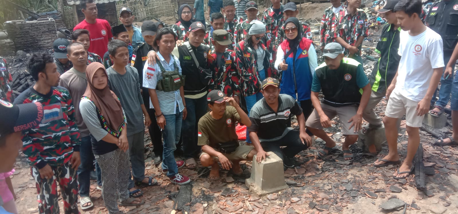 Ormas LMP MAC Kecamatan Cimarga, Sambangi Korban Bencana Kebakaran Di Desa Cigoong Utara