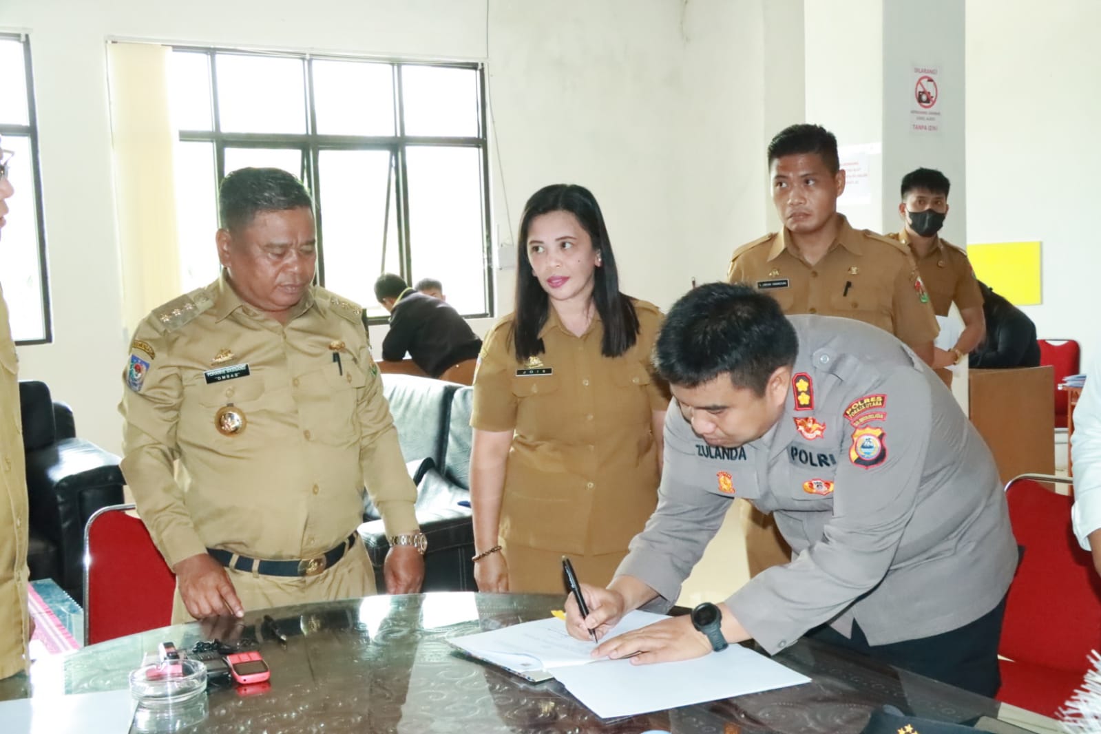 Kapolres Sepakat Bangun Kerjasama Melalui MoU Bersama Pemkab Cegah dan Putus Mata Rantai Peredaran Narkoba di Toraja Utara