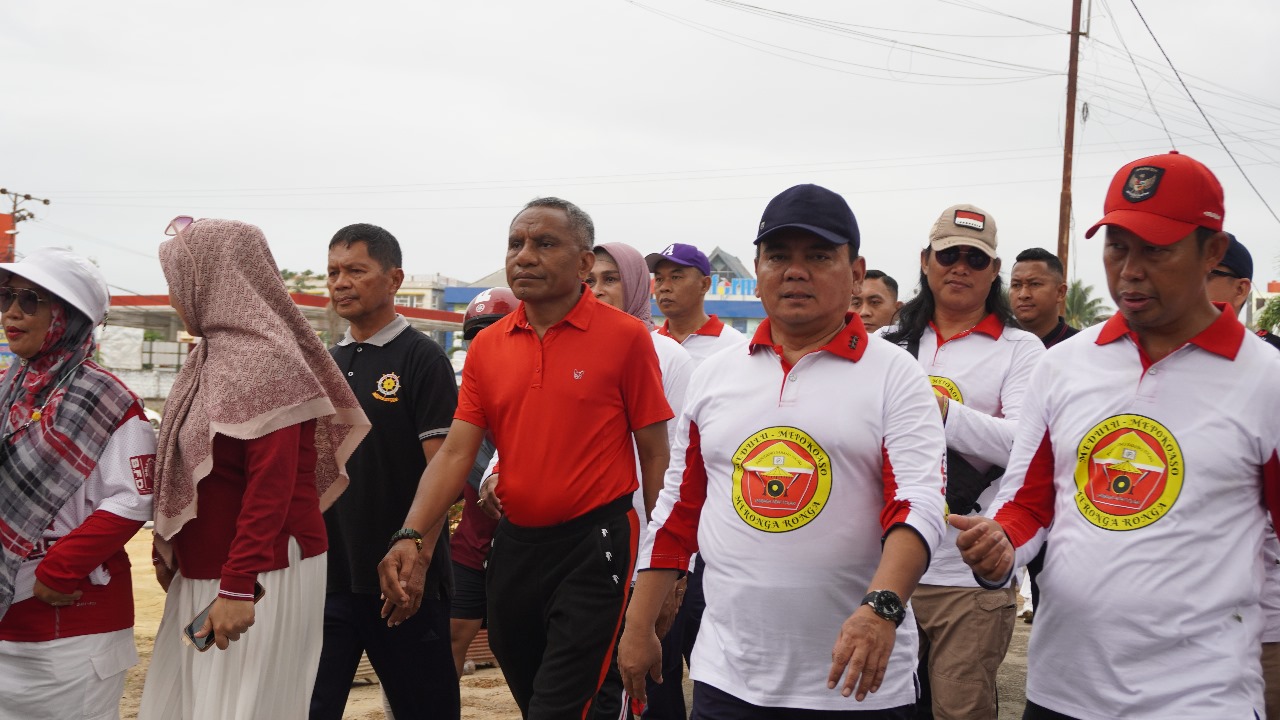 Pj. Gubernur Sultra dan Pj. Wali Kota kendari, Bersama Kakanwil Kemenkumham Sultra Hadiri Jalan Sehat DPP LAT Kota Kendari.