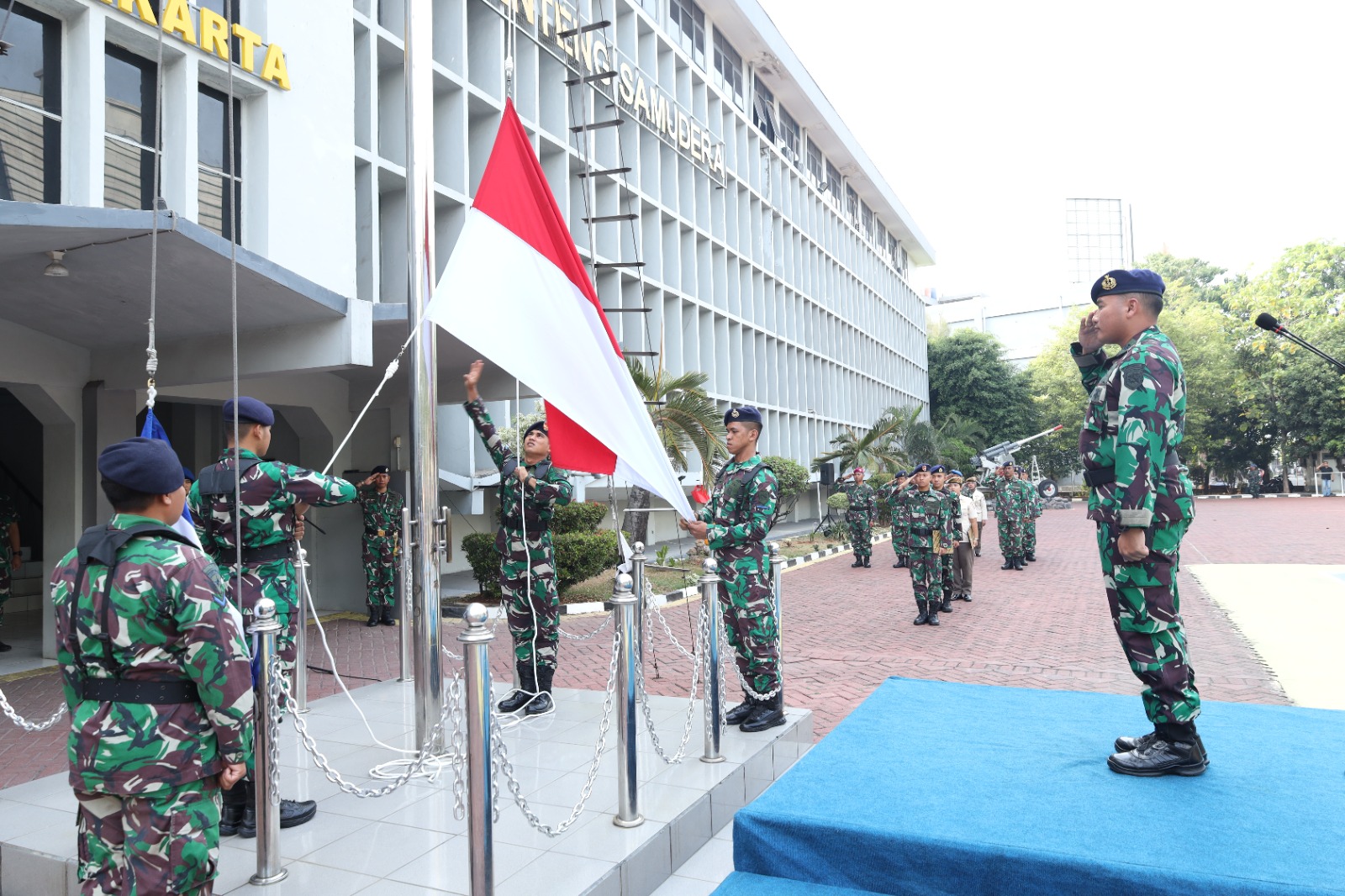 LANTAMAL III JAKARTA LAKSANAKAN APEL GABUNGAN DAN UPACARA PENAIKAN BENDERA