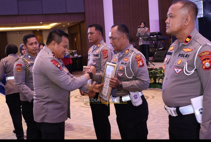 Satlantas Polres Maros Raih Peringkat Ke Dua Terbaik Lomba IRSMS Ditlantas Polda Sulsel