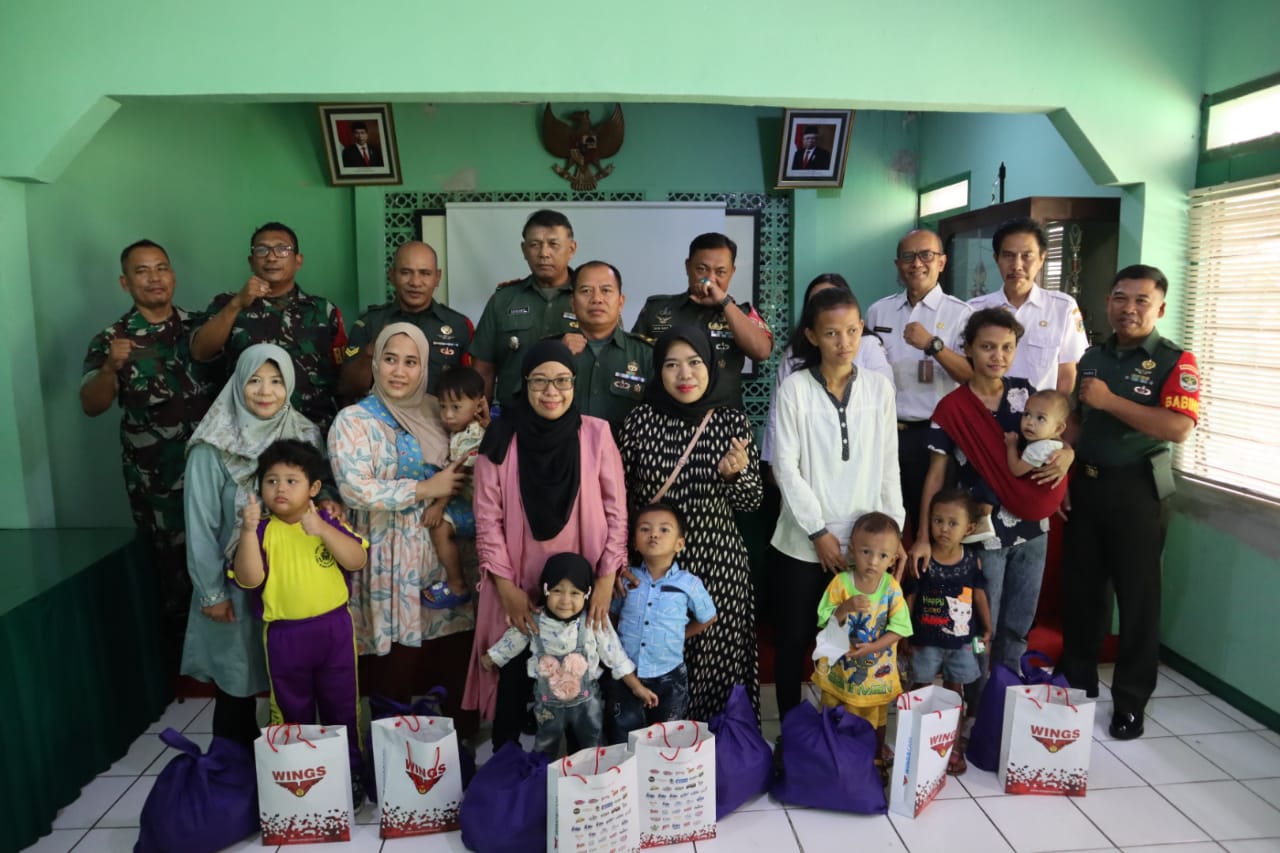 Koramil 06/Setiabudi Berikan Bantuan Kepada anak Stunting