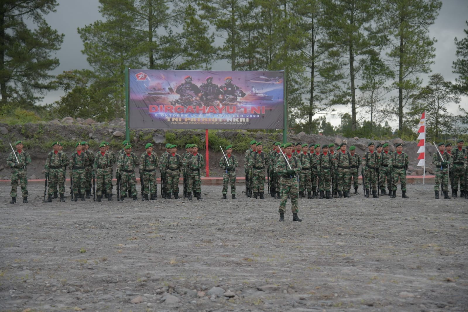 Jurnalis Pendim:Peringati HUT Ke 78 Tahun, Letkol Kav Ino Dwi Bacakan Amanat Panglima TNI