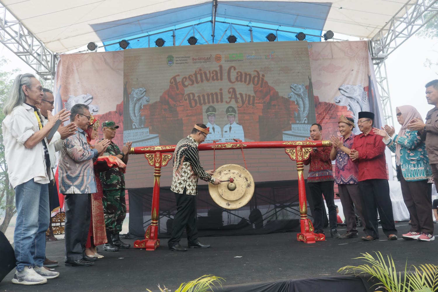 Momen Festival Candi Bumi Ayu, Bupati Heri Amalindo Mengajak Masyarakat Untuk Berperan Aktif Melestarikan Budaya