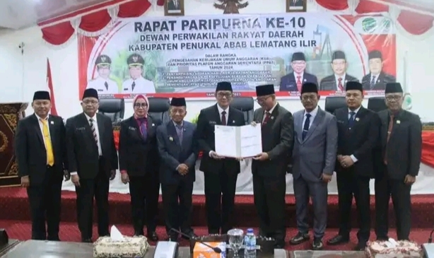 Pengesahan KUA PPAS TA 2024, Bupati Heri Amalindo Hadiri Rapat Paripurna DPRD PALI